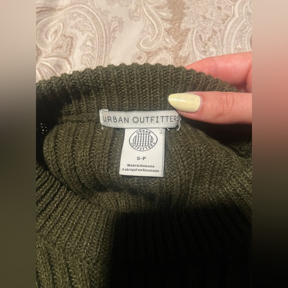 Cropped knit sweater - Picture 1 of 2